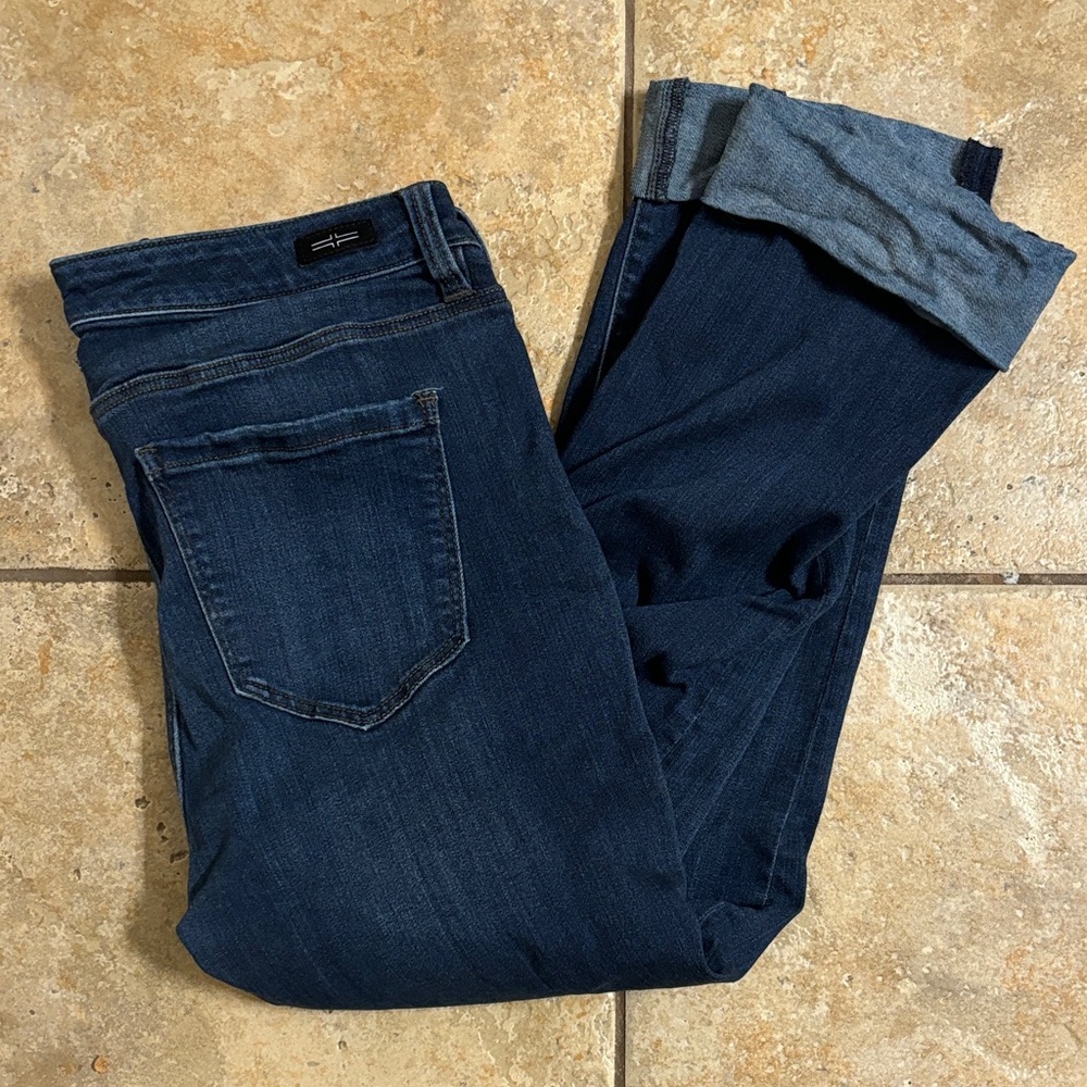 Dark wash, ankle cropped jeans